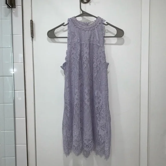 SOLD Light lavender lace detail high neck top size small
(paper + tee) - Picture 4 of 16